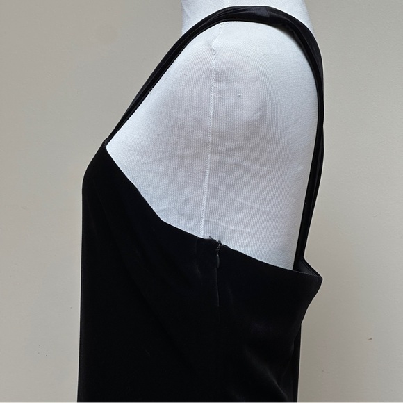 David Meister One Shoulder Black Velvet Gown Size 8 - Picture 3 of 11